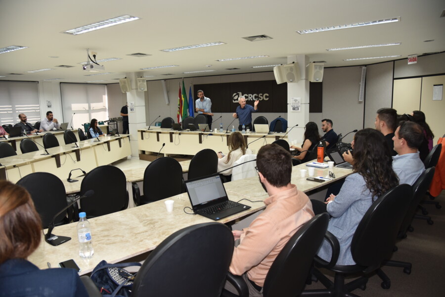 controles-internos-e-compliance-foram-temas-de-capacitacao-realizada-na-sede-do-crcsc
