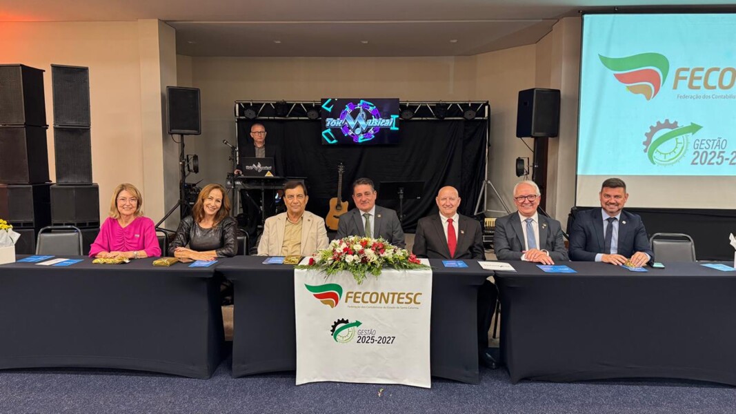 presidente-marisa-participa-de-assembleia-e-posse-da-fecontesc