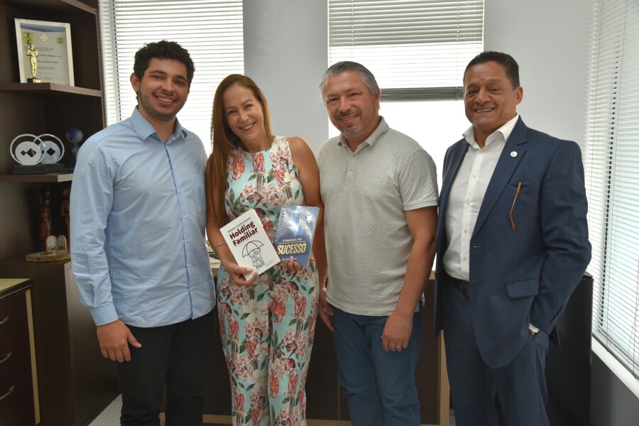 crcsc-recebe-novos-livros-para-a-sua-biblioteca