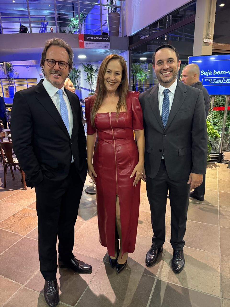 marisa-schvabe-de-morais-prestigia-posse-da-oabsc