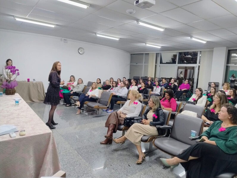 lideranca-feminina-em-debate-na-confraria-da-contabilidade-de-cacador