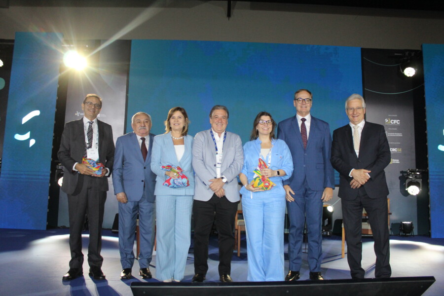 conselheiros-do-crcsc-sobem-ao-palco-para-falar-sobre-reforma-tributaria-e-ranking-da-qualidade-da-informacao-no-2-dia-de-cncp