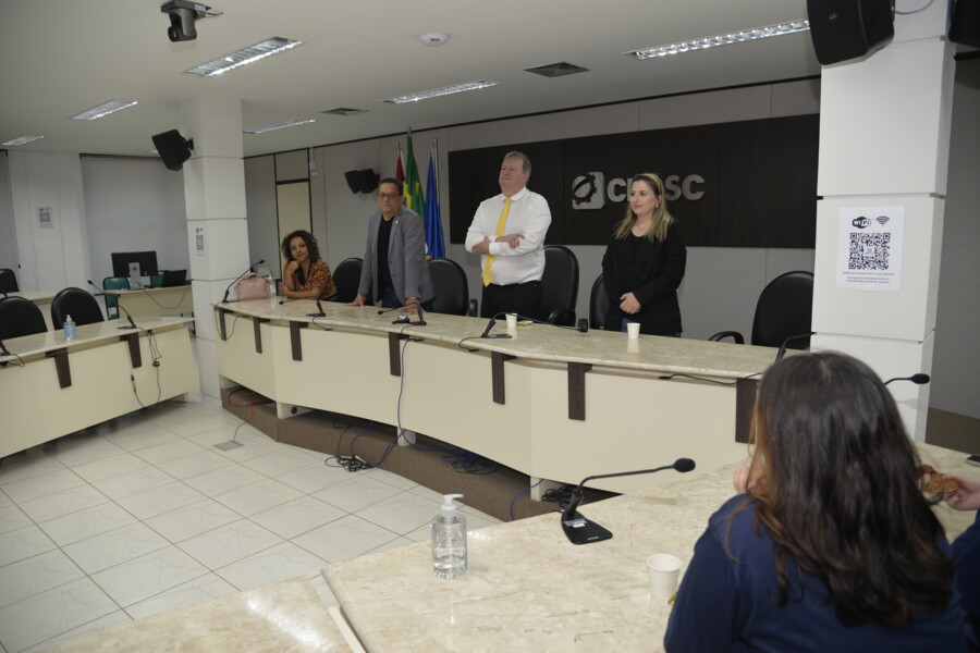 estudantes-do-ensino-medio-visitam-o-conselho-regional-de-contabilidade-de-santa-catarina-2