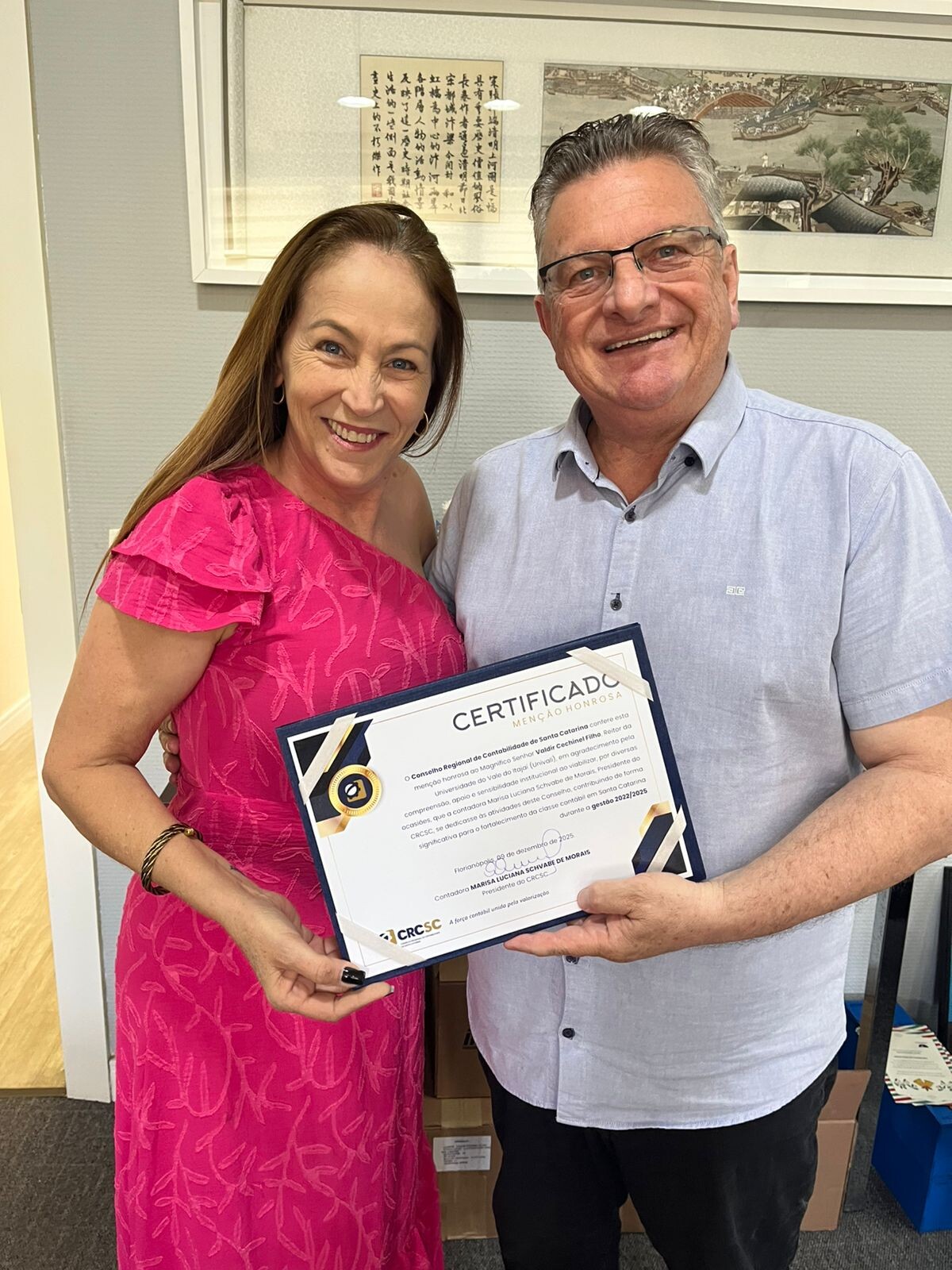 presidente-do-crcsc-entrega-mencao-honrosa-ao-reitor-da-univali