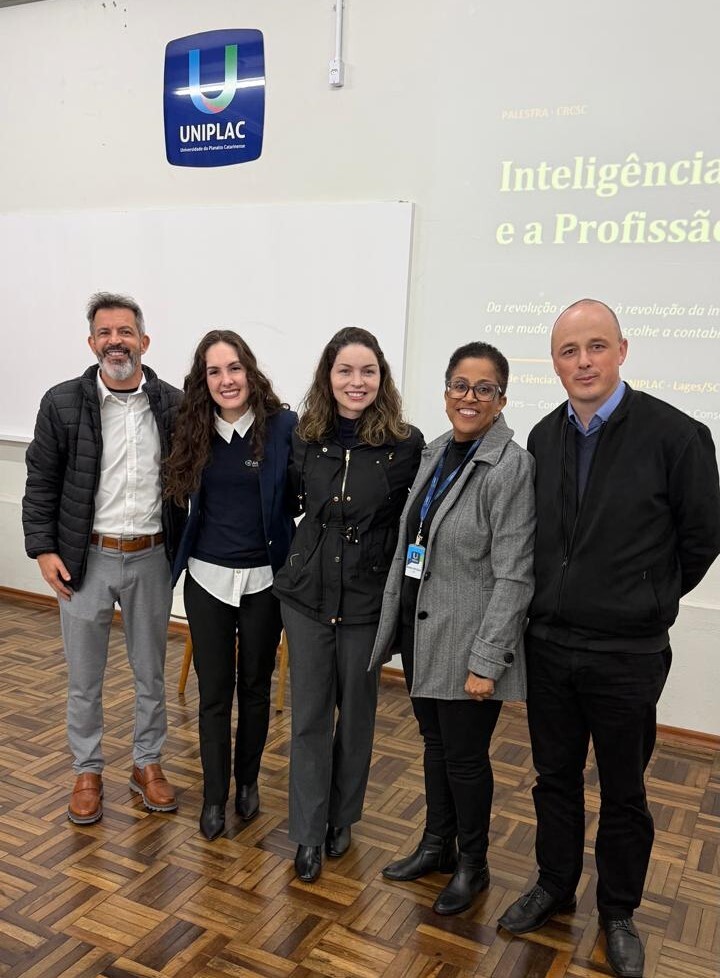 crcsc-se-aproxima-da-comunidade-academica-da-uniplac-com-palestra-sobre-inteligencia-artificial