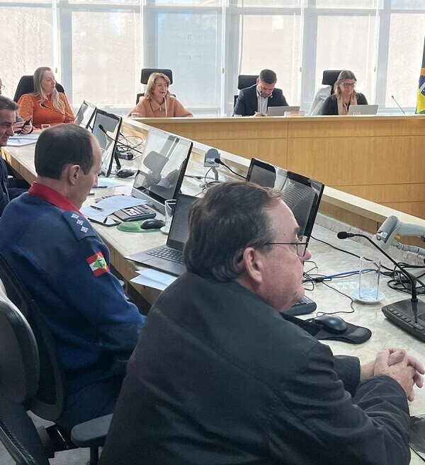 representantes-do-crcsc-se-reunem-com-liderancas-no-forum-simplifica