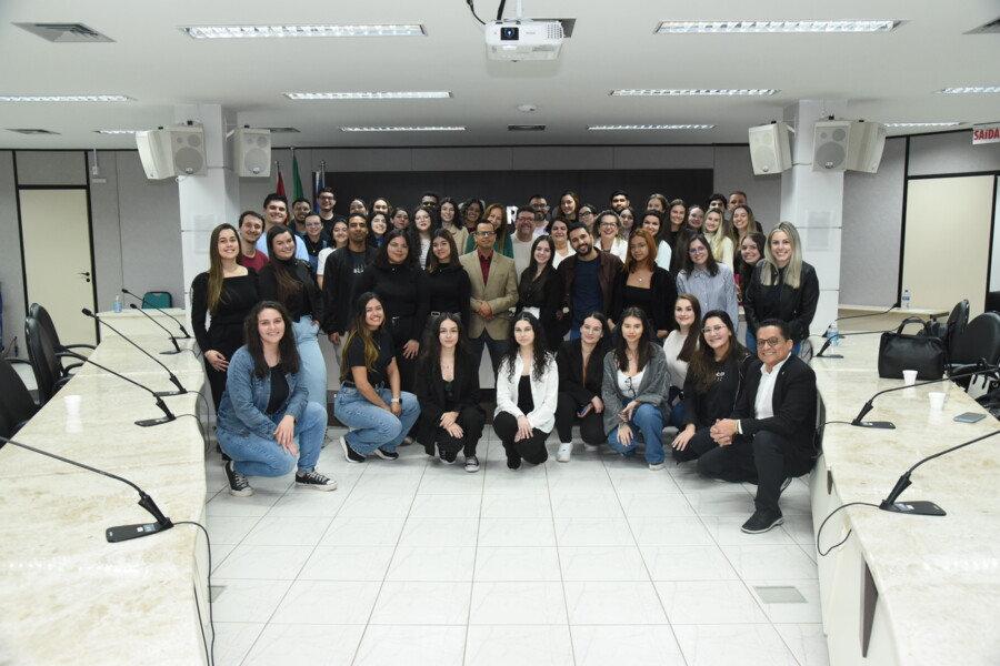 alunos-de-jaragua-do-sul-e-joinville-visitam-o-crcsc