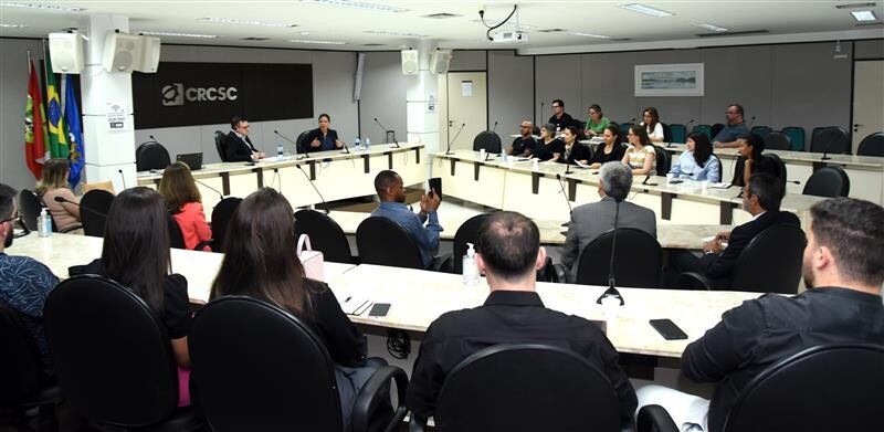 profissionais-avaliam-desafios-e-oportunidades-da-reforma-tributaria-na-etapa-1-do-xiii-seminario-catarinense-sobre-atualidades-juridico-contabeis