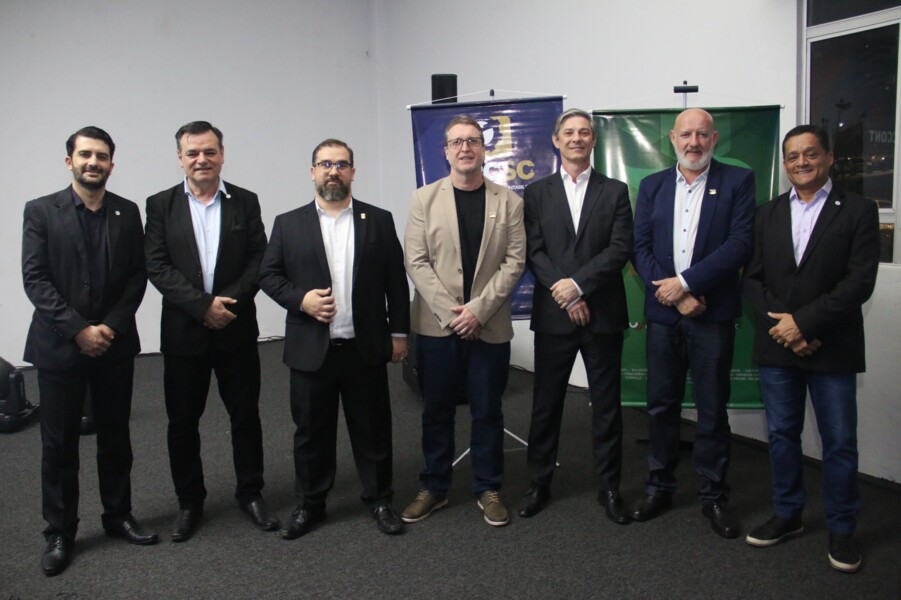 em-chapeco-representantes-do-crcsc-participam-de-painel-sobre-a-reforma-tributaria-durante-o-erccont-2024-2