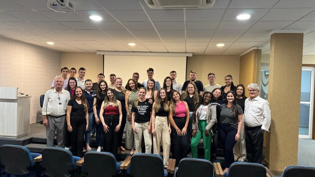 alunos-da-unidavi-recebem-palestra-do-crcsc-sobre-tendencias-da-profissao